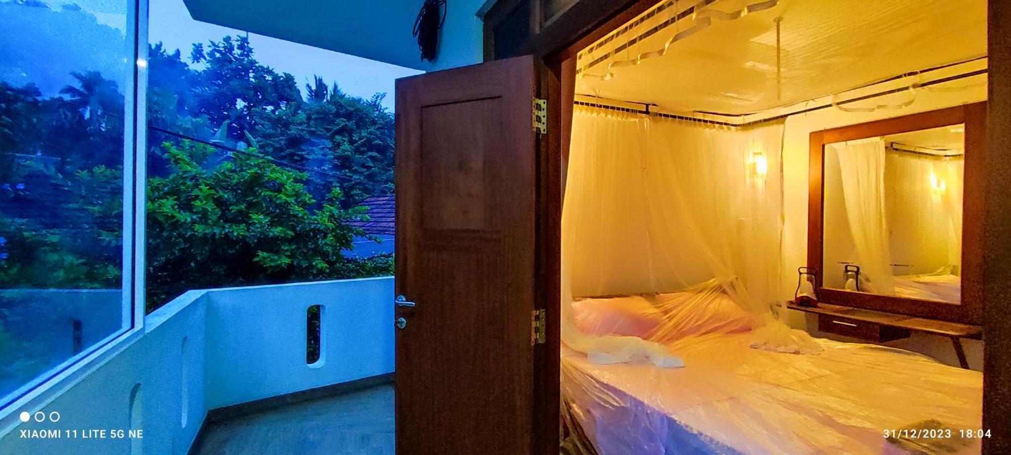 Villa Tanzanite Hikkaduwa Extérieur photo