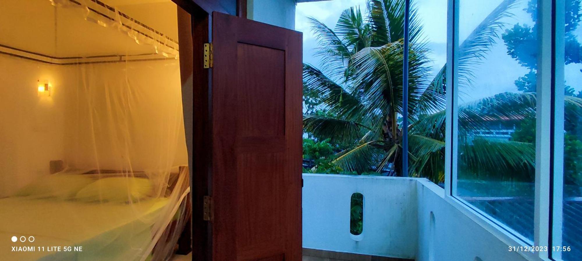 Villa Tanzanite Hikkaduwa Extérieur photo