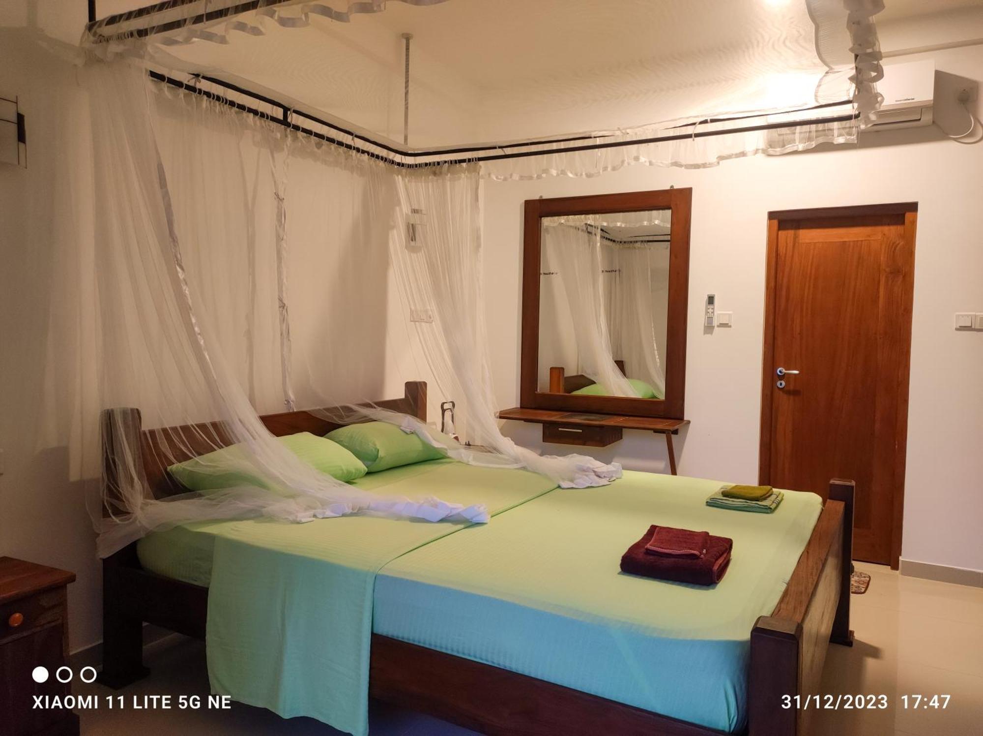 Villa Tanzanite Hikkaduwa Extérieur photo