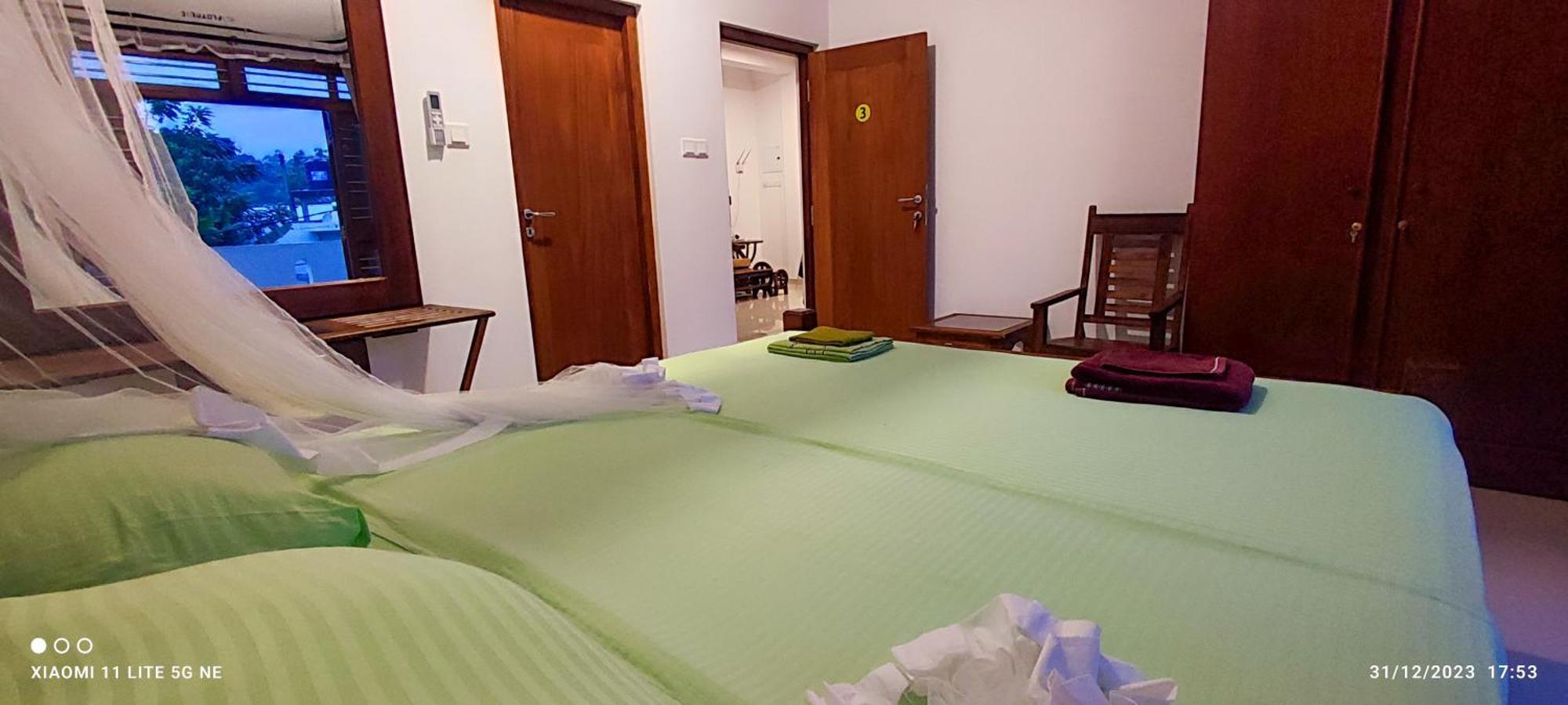 Villa Tanzanite Hikkaduwa Extérieur photo