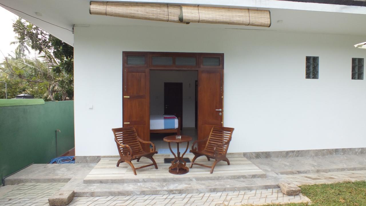 Villa Tanzanite Hikkaduwa Extérieur photo