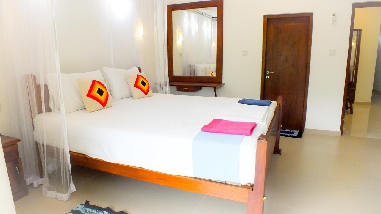 Villa Tanzanite Hikkaduwa Extérieur photo